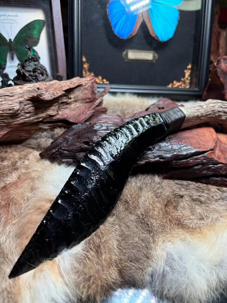 Knapped stone knife; Nepalese-style stone knife; Kukri-style stone blade; obsidian knife; obsidian "dragon-glass" blade.