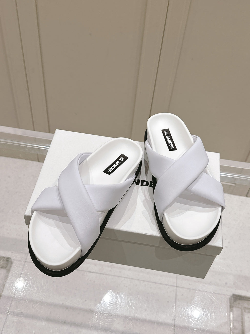 JIL SANDER New Spring/Summer Beach Slides (White)