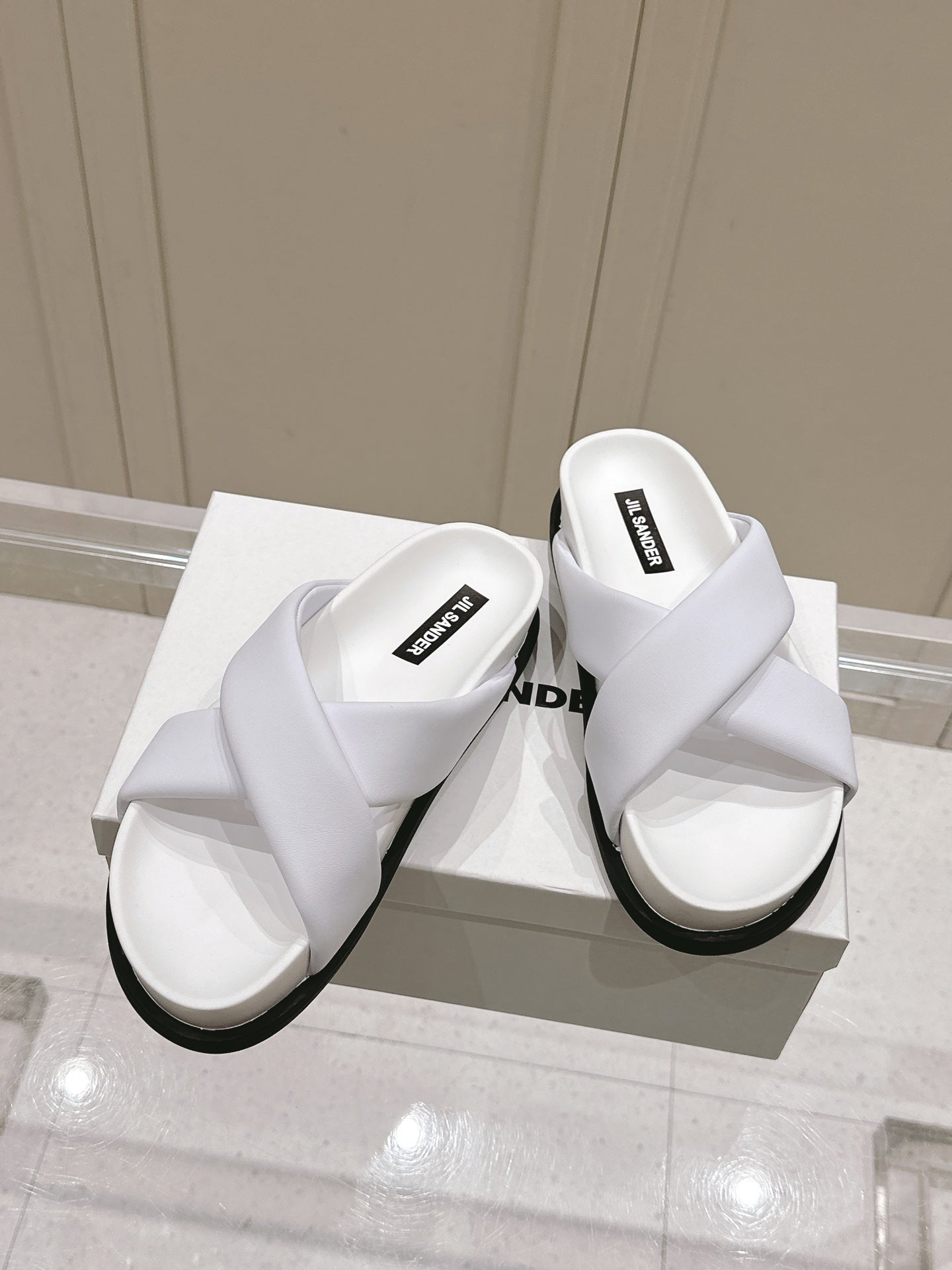 JIL SANDER New Spring/Summer Beach Slides (White)
