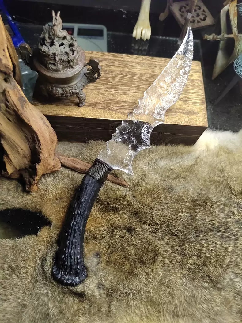 Knapped stone knife, white quartz crystal, flame-shaped stone blade, obsidian blade, obsidian "Dragon-Crystal" blade ("Icefield")