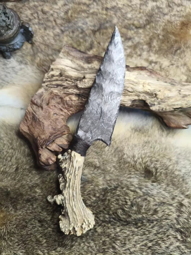 Masterpiece Knapped Silver Sheen Obsidian Hunting Knife – Authentic Style – Natural, Unstained Antler Handle