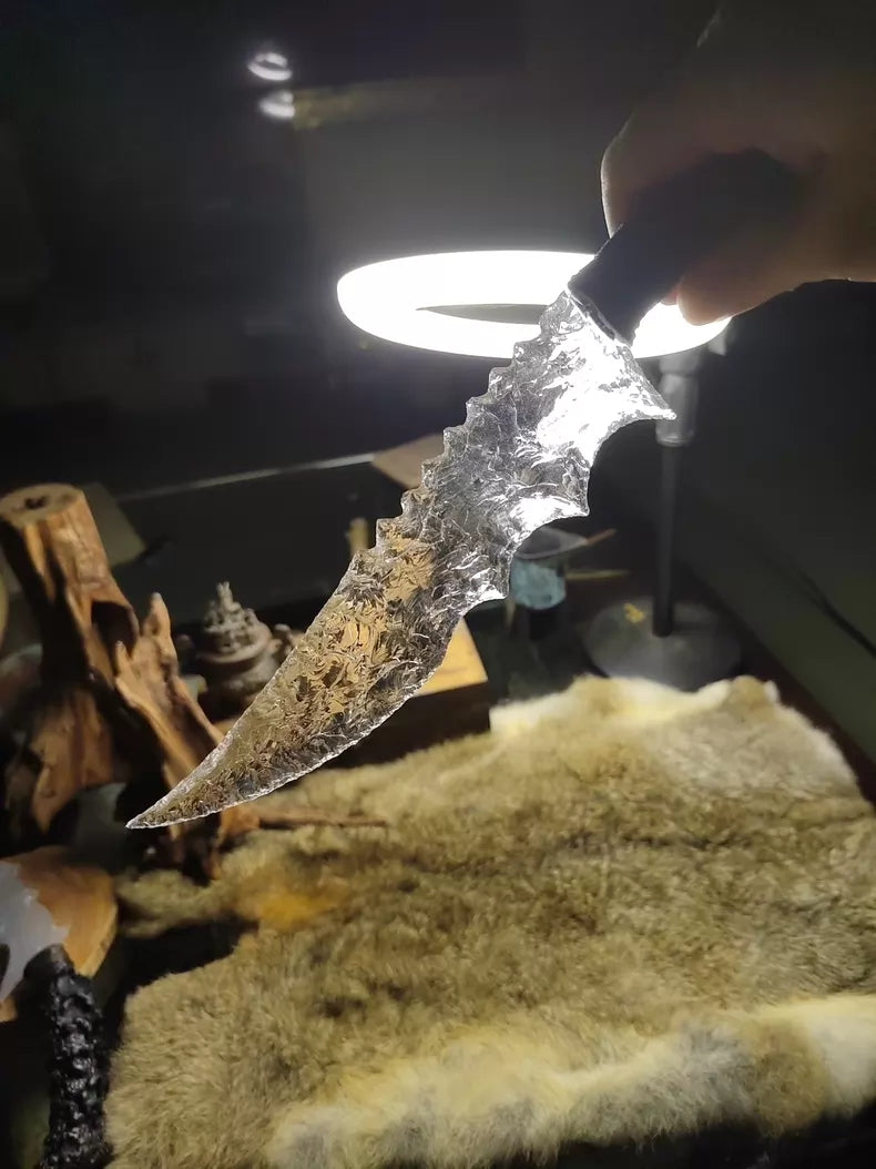 Knapped stone knife, white quartz crystal, flame-shaped stone blade, obsidian blade, obsidian "Dragon-Crystal" blade ("Icefield")