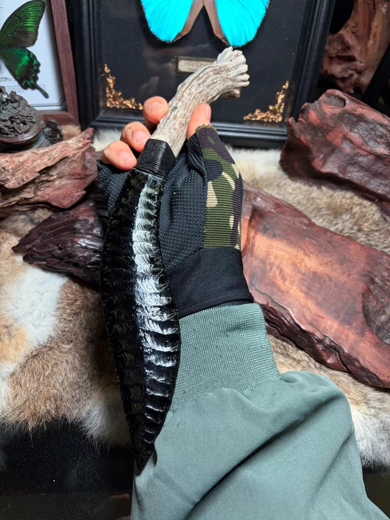 Knapped stone knife; Nepalese-style stone knife; Kukri-style stone blade; obsidian knife; obsidian "dragon-glass" blade.