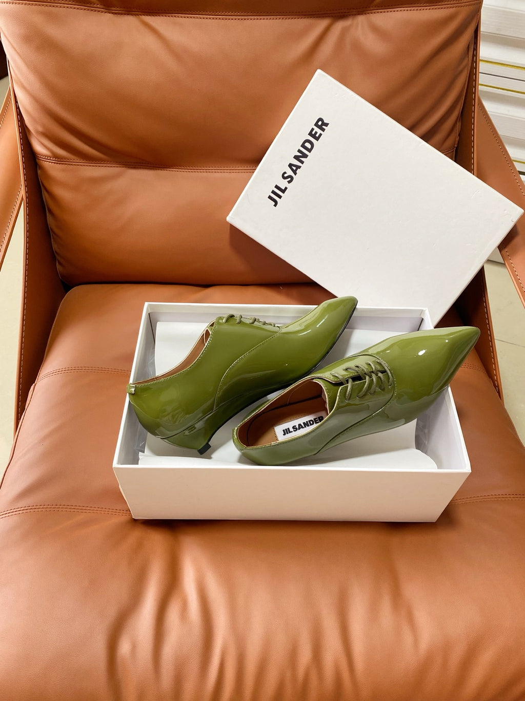 Jil Sander Curved-Sole Lace-Up Patent Leather Pointed-Toe Wedge Shoes (Green)