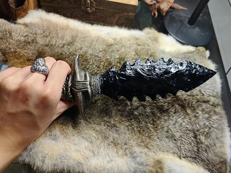 Knapped stone tools: stone knives, obsidian knives, obsidian "dragon-glass" blades — *Trapped Beast*