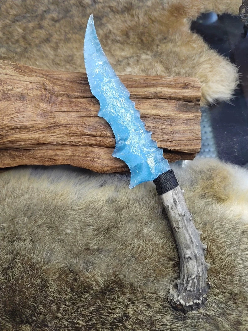 Knapped stone tools: stone knives, "flame-style" blades, obsidian knives, "dragon-glass" hunting knives, obsidian blades—"Lake Blue" obsidian dragon-glass blade.