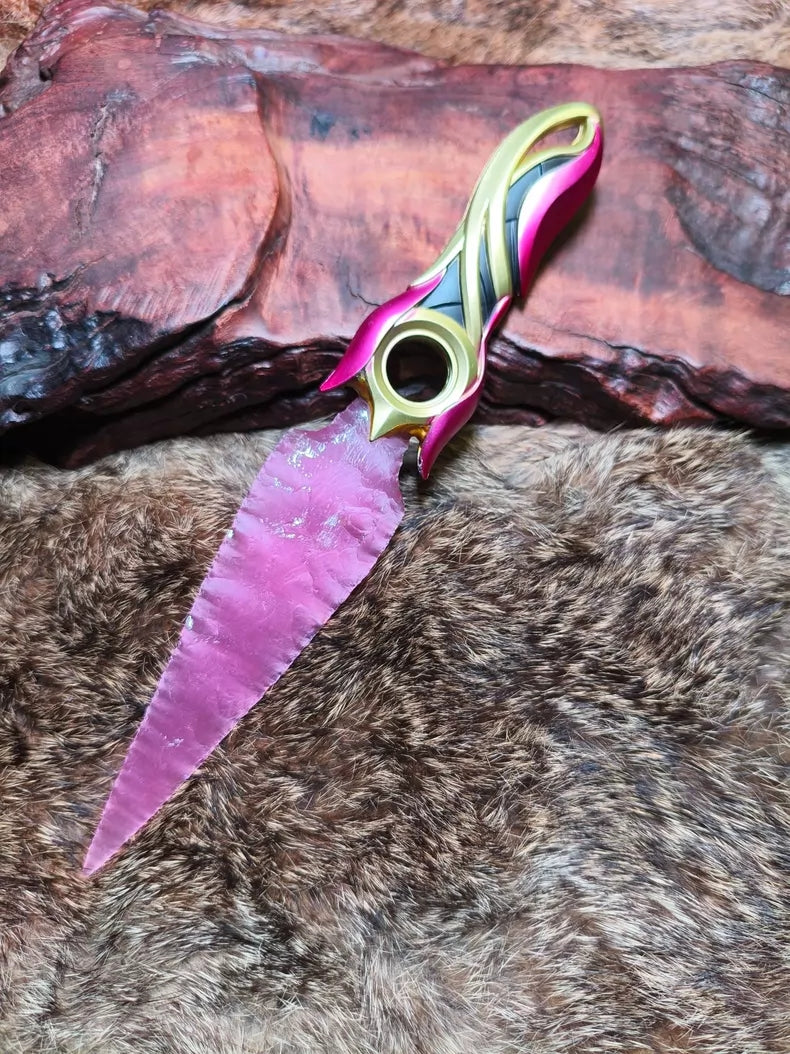 "Falling Petals" (Valorant) – Hand-forged Pink Cat's Eye Stone Replica; 1:1 scale *Valorant* prop; unsharpened; suitable for collection, cosplay, or display.