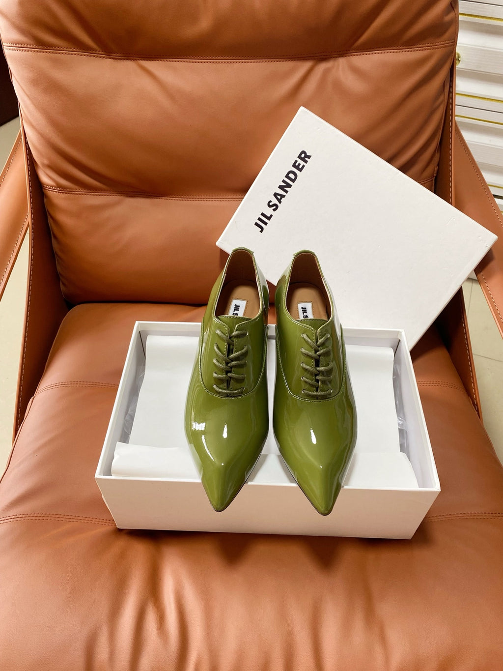 Jil Sander Curved-Sole Lace-Up Patent Leather Pointed-Toe Wedge Shoes (Green)