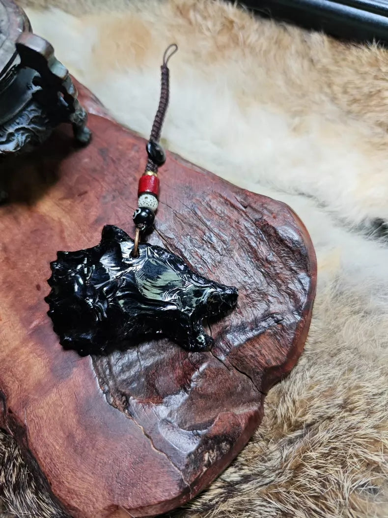 Chipped stone pendant, wolf head/wolf king pendant, obsidian crystal, white opal.