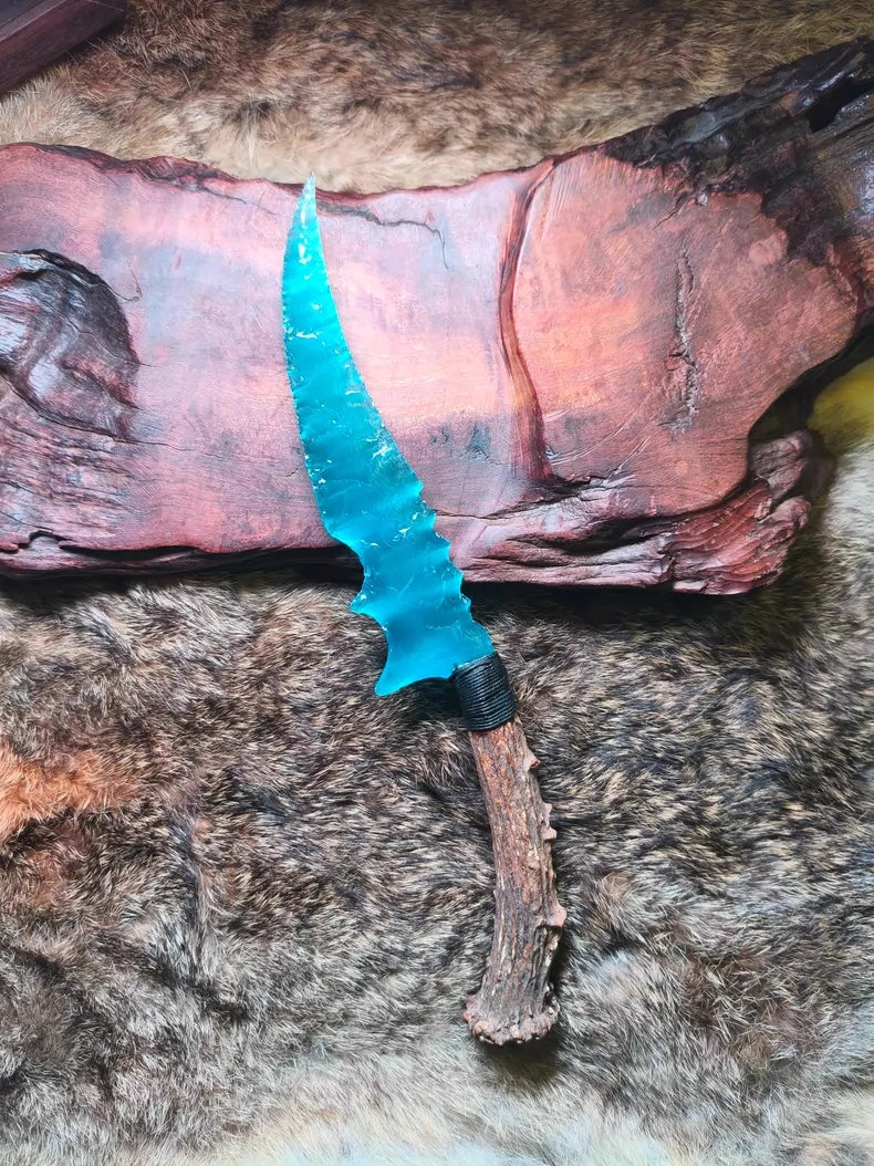 Hand-knapped stone knife, blue cat's-eye stone knife, crystal knife, Valentine's Day gift, flame-patterned stone knife, stone blade.