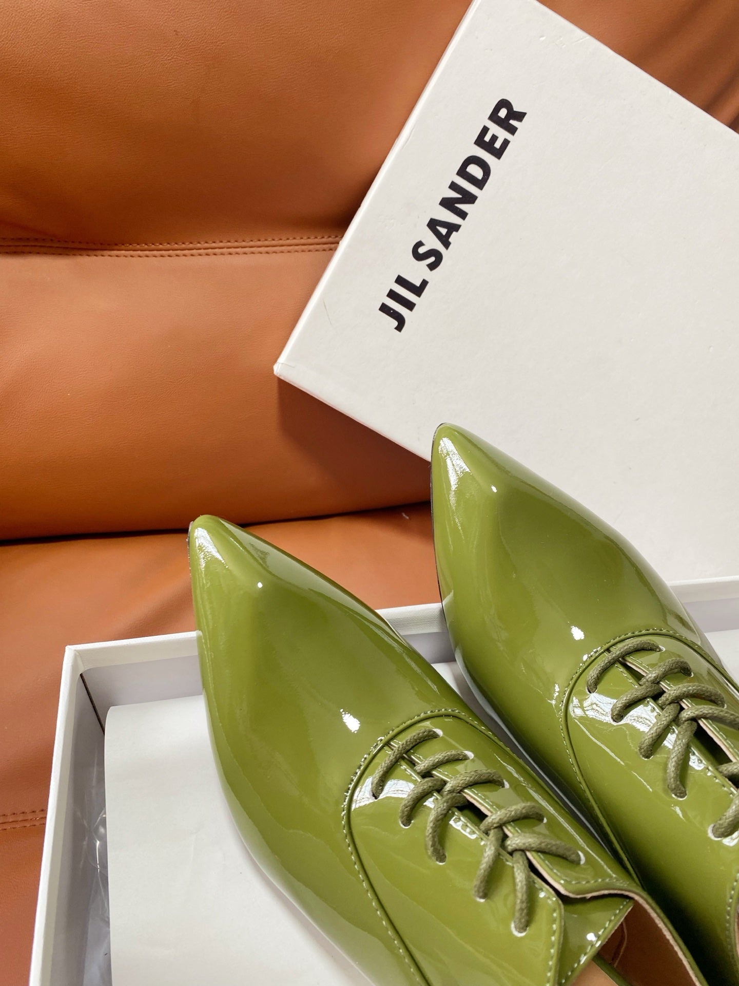 Jil Sander Curved-Sole Lace-Up Patent Leather Pointed-Toe Wedge Shoes (Green)
