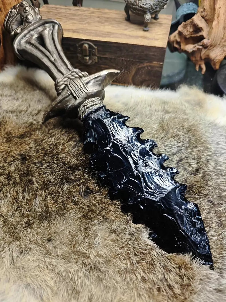 Knapped stone tools: stone knives, obsidian knives, obsidian "dragon-glass" blades — *Trapped Beast*