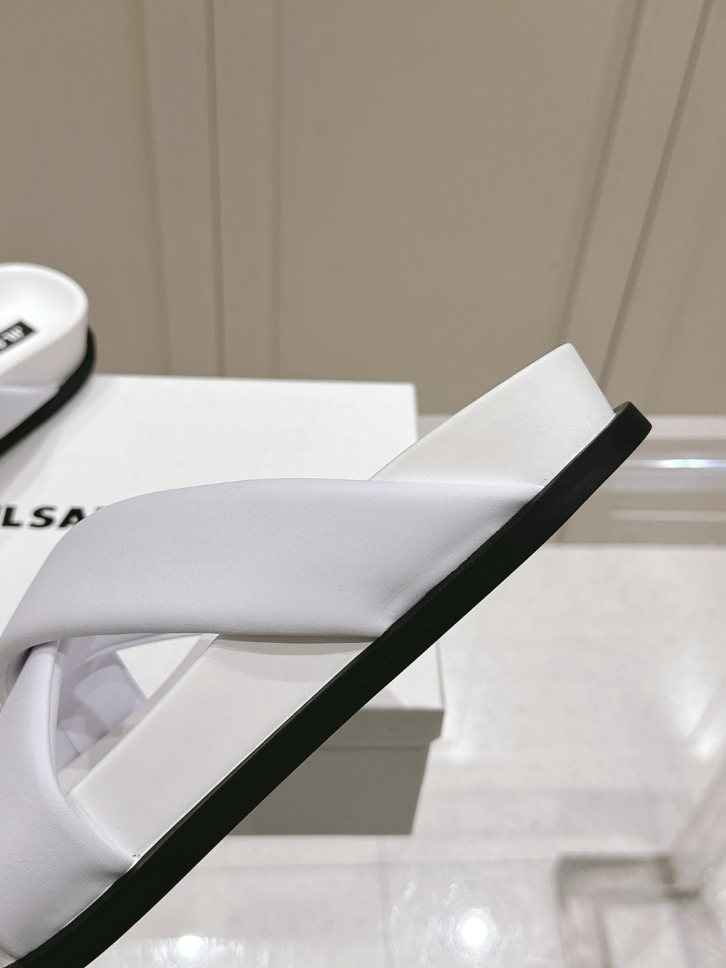 JIL SANDER New Spring/Summer Beach Slides (White)
