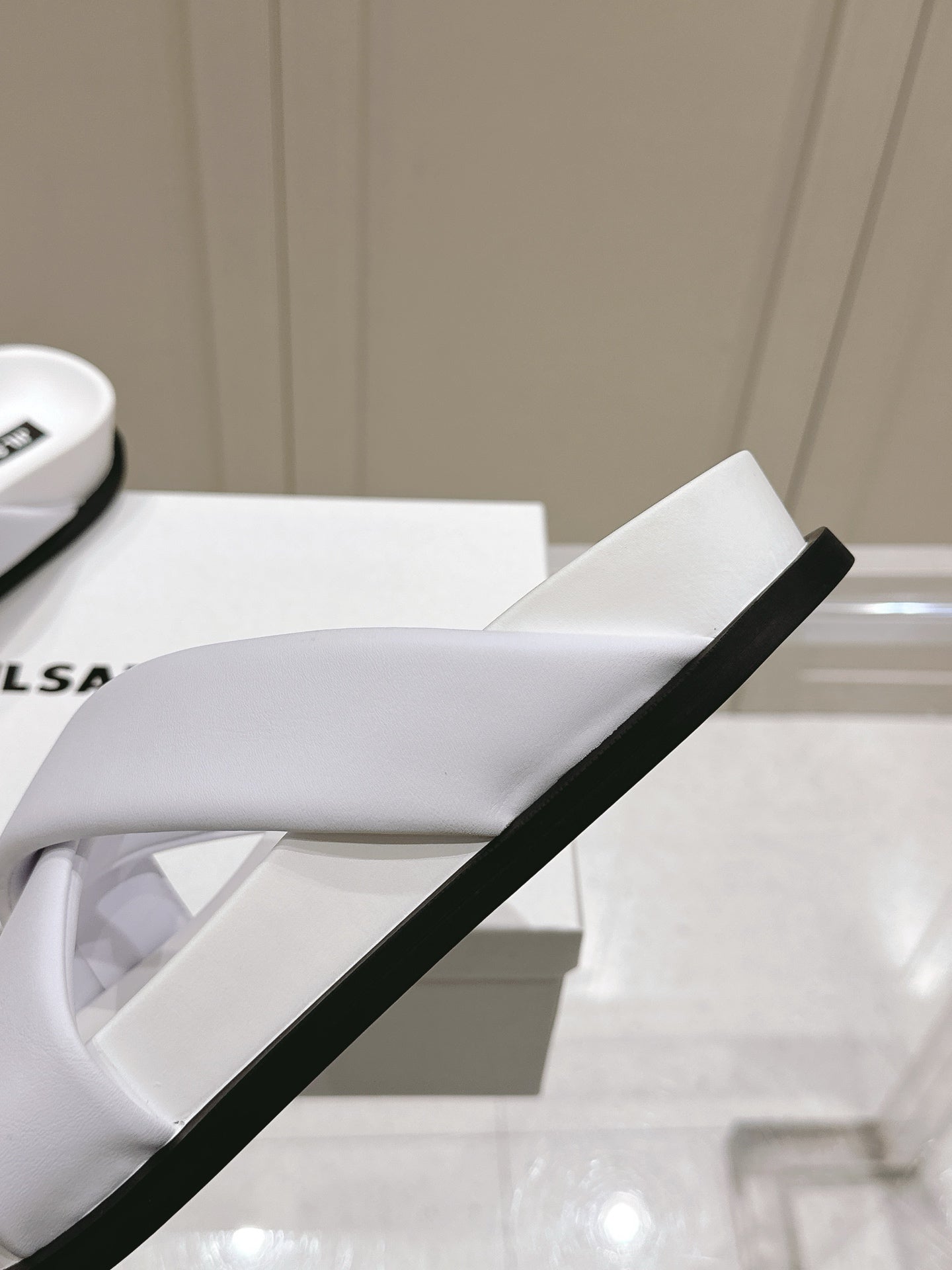 JIL SANDER New Spring/Summer Beach Slides (White)