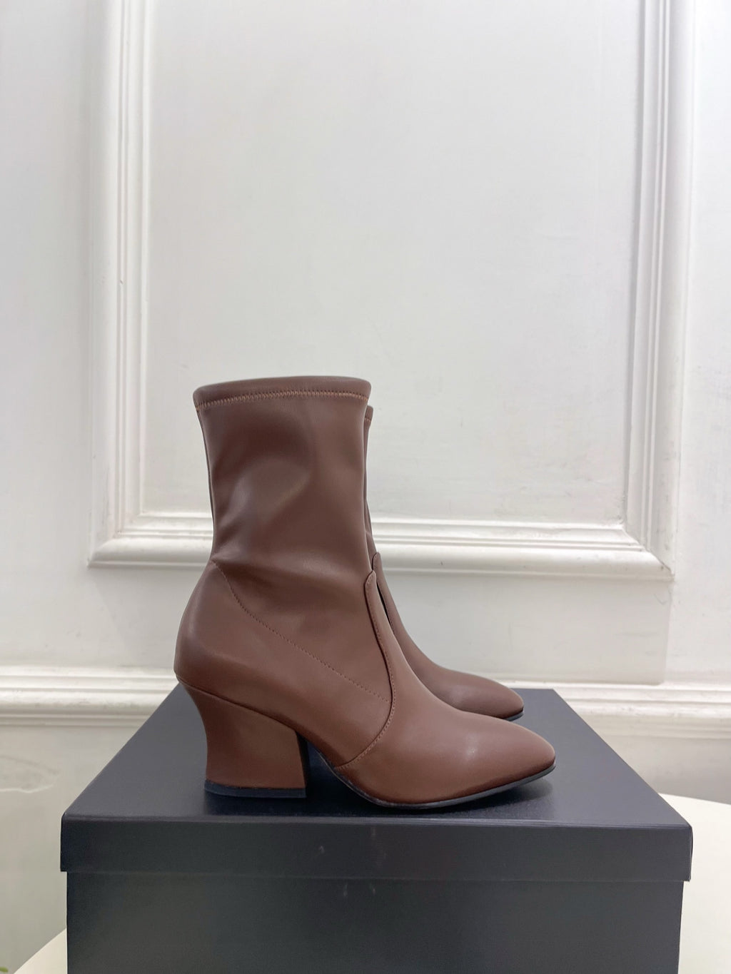 Jil Sander Minimalist Retro Stretch Ankle Boots with Block Heels Brown