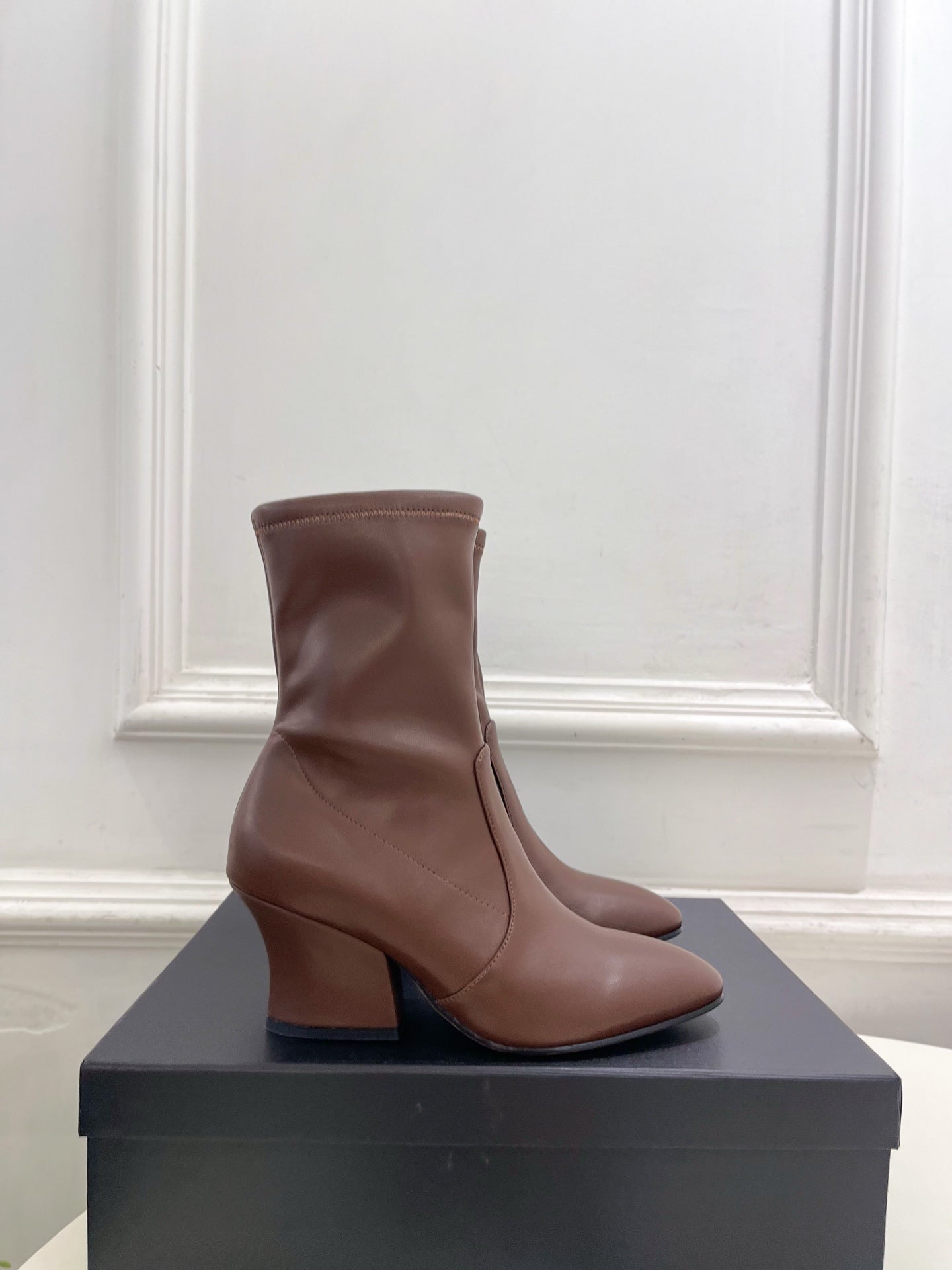 Jil Sander Minimalist Retro Stretch Ankle Boots with Block Heels Brown