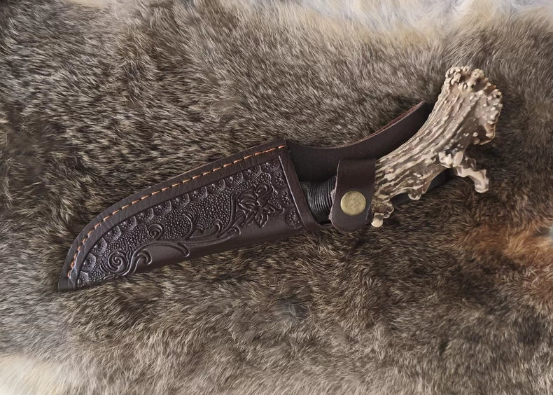 Masterpiece Knapped Silver Sheen Obsidian Hunting Knife – Authentic Style – Natural, Unstained Antler Handle