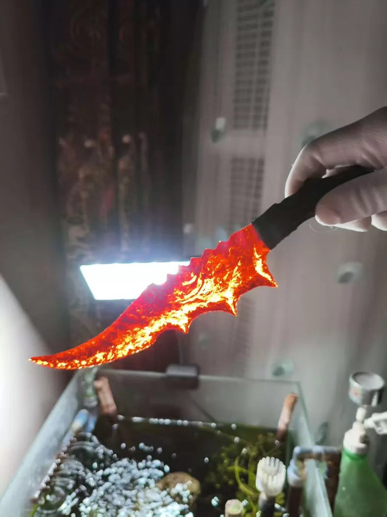 Knapped stone knives: red crystal knife, flame-shaped stone blade, obsidian knife, obsidian "Dragon Crystal" blade (*Zhu Xian: Red*)