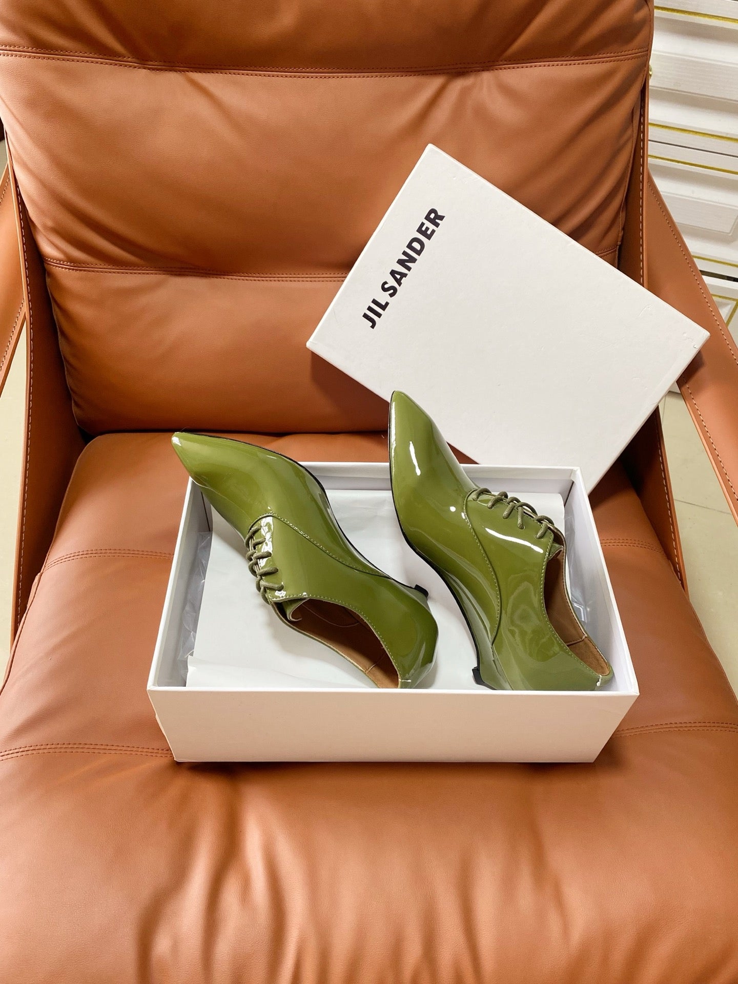 Jil Sander Curved-Sole Lace-Up Patent Leather Pointed-Toe Wedge Shoes (Green)