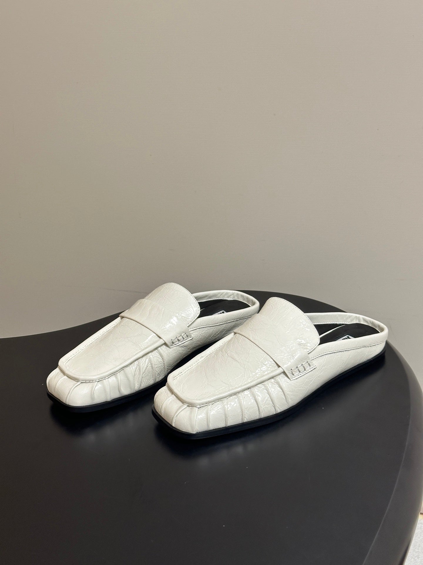 JIL SANDER Square-Toe Pleated Leather Mules (White)