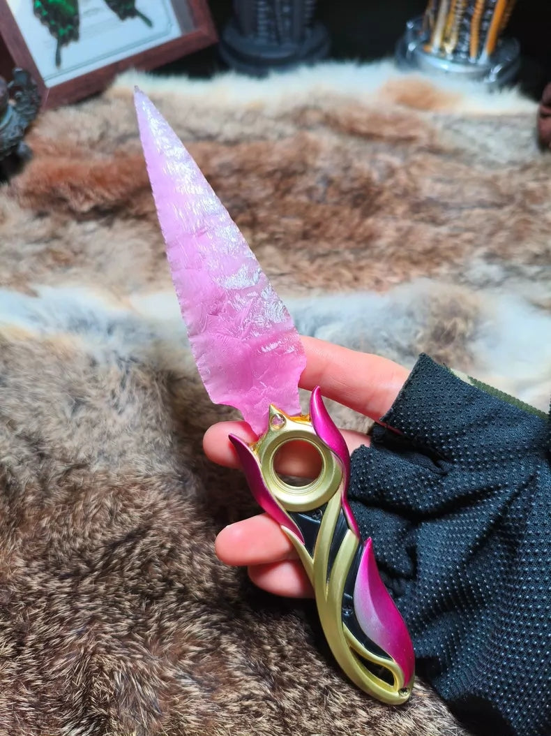 "Falling Petals" (Valorant) – Hand-forged Pink Cat's Eye Stone Replica; 1:1 scale *Valorant* prop; unsharpened; suitable for collection, cosplay, or display.