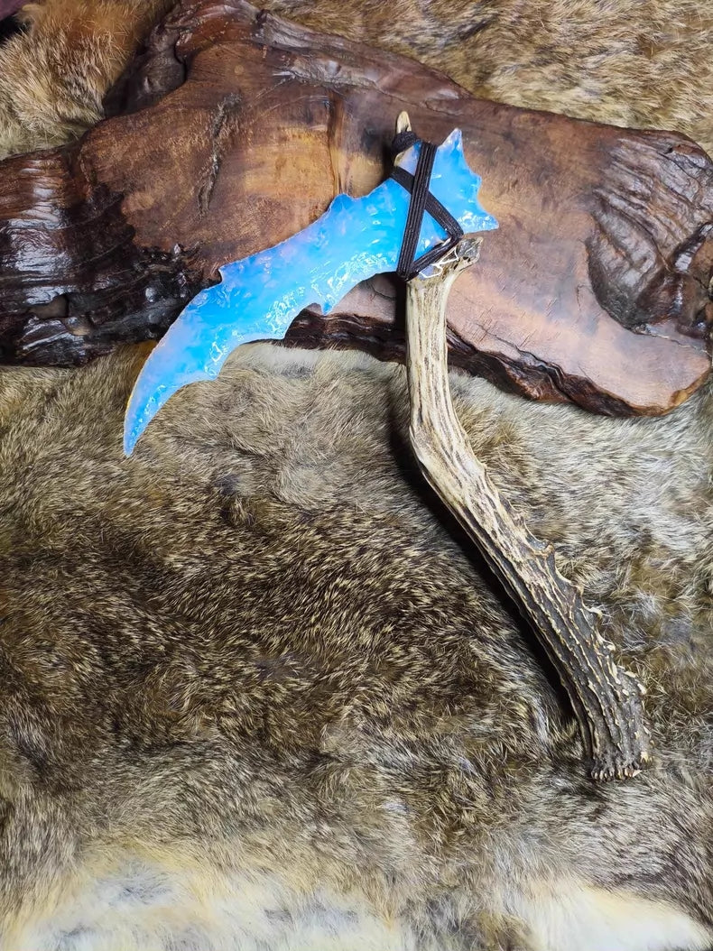 Knapped stone knife (white opal "Demon's Scythe" style); knapped stone display piece; "Dragon Crystal" hunting knife series (spin-off/Dark Series).