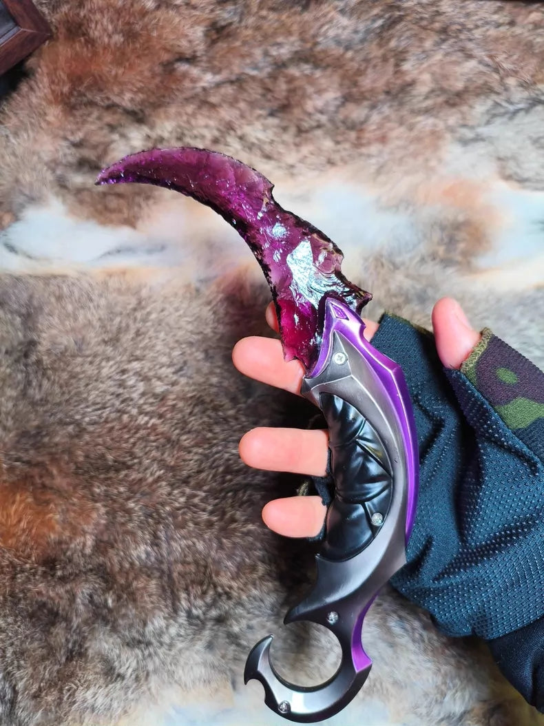 Valorant-inspired "Prism" Karambit – Stone-crafted replica featuring stone-carved blade detailing.
