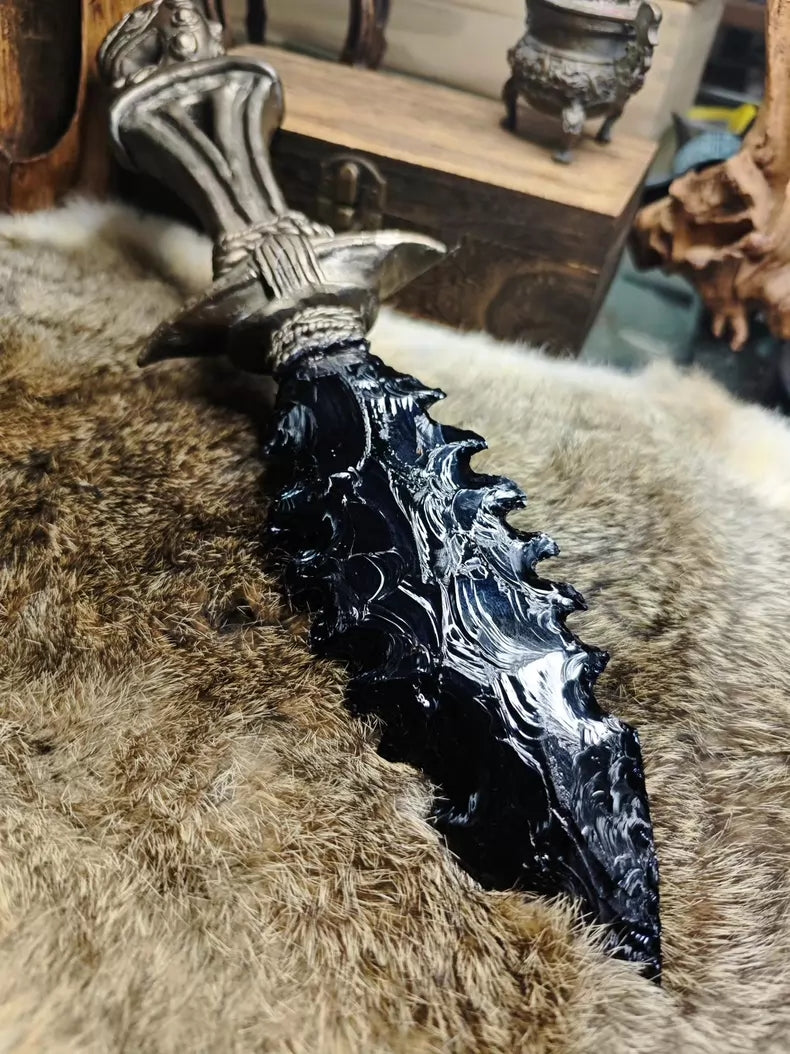 Knapped stone tools: stone knives, obsidian knives, obsidian "dragon-glass" blades — *Trapped Beast*