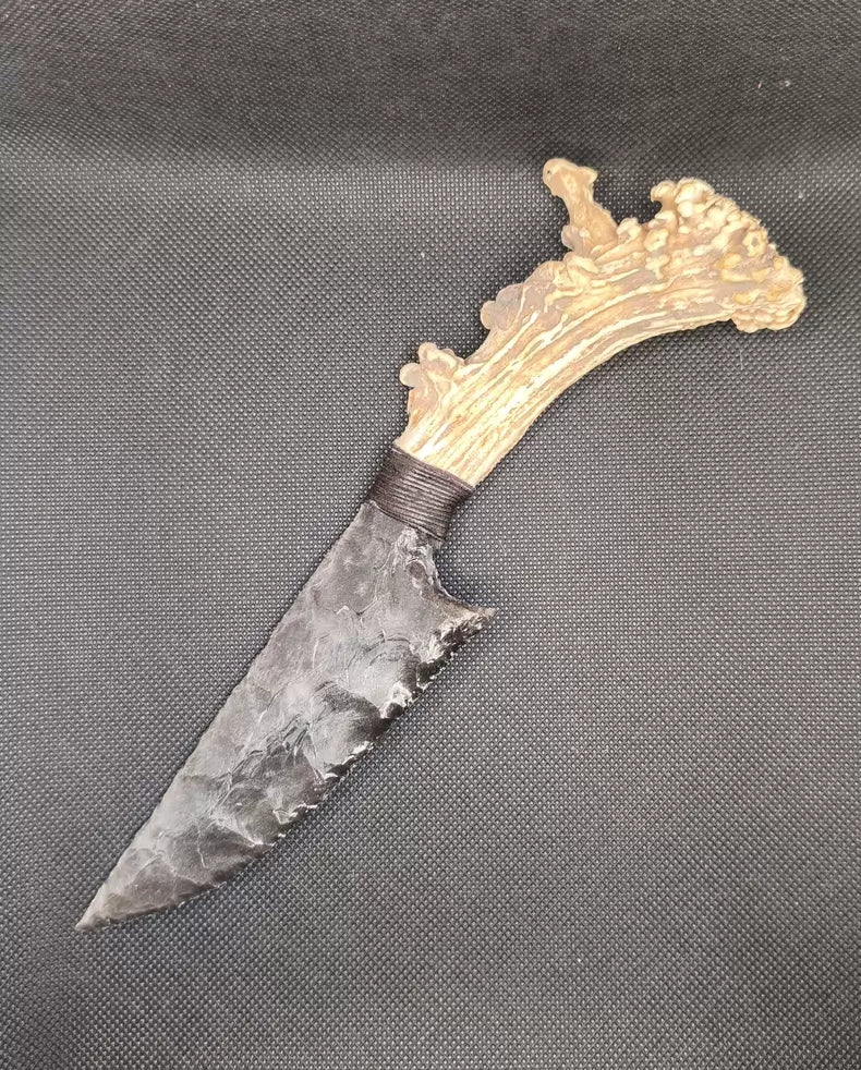 Masterpiece Knapped Silver Sheen Obsidian Hunting Knife – Authentic Style – Natural, Unstained Antler Handle