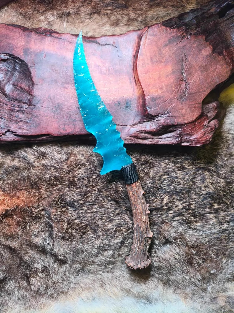 Hand-knapped stone knife, blue cat's-eye stone knife, crystal knife, Valentine's Day gift, flame-patterned stone knife, stone blade.