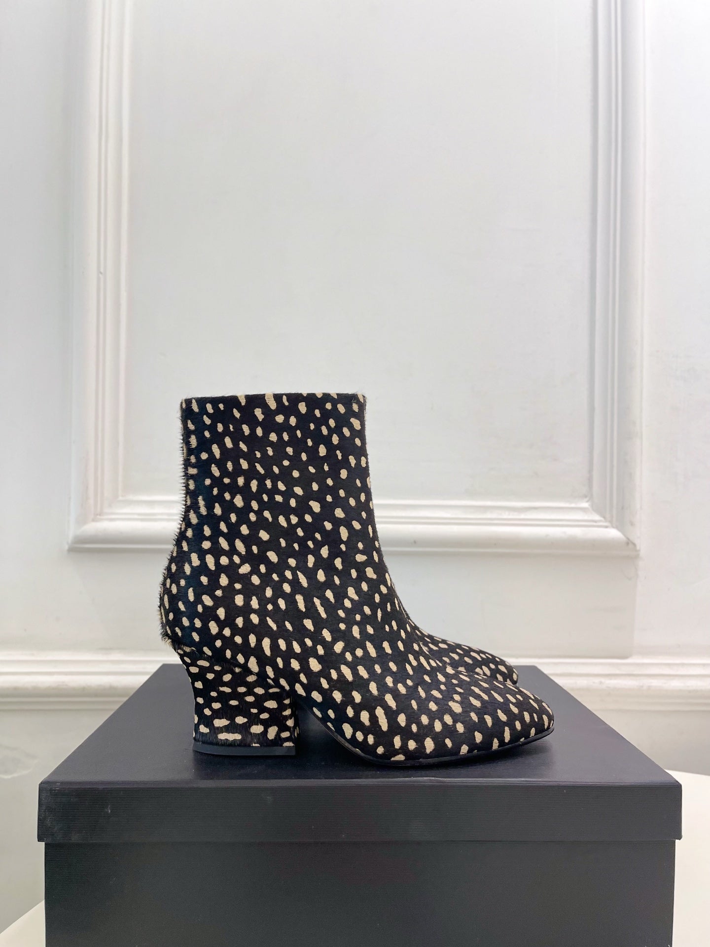 Jil Sander Minimalist Retro Round-Toe Block-Heel Ankle Boots