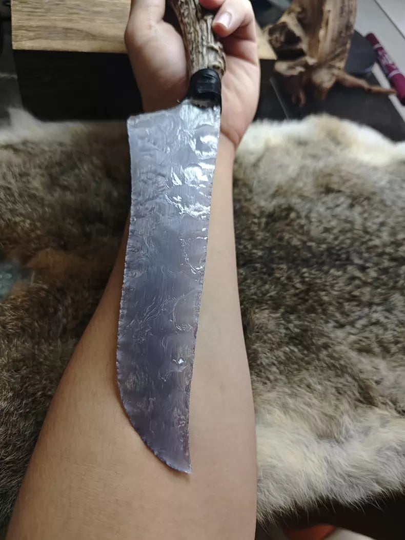Knapped stone tools: stone knives and blades; silver-gray cat's-eye stone knife; premium stone knife; hunting knife.