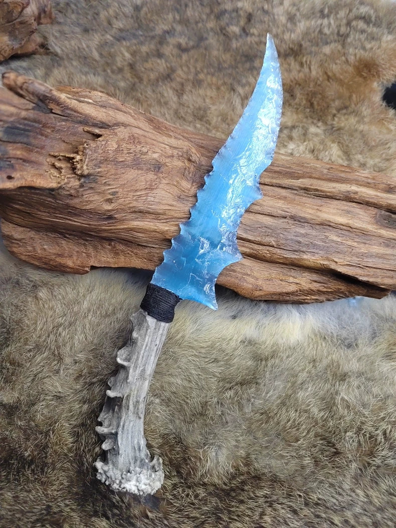 Knapped stone tools: stone knives, "flame-style" blades, obsidian knives, "dragon-glass" hunting knives, obsidian blades—"Lake Blue" obsidian dragon-glass blade.
