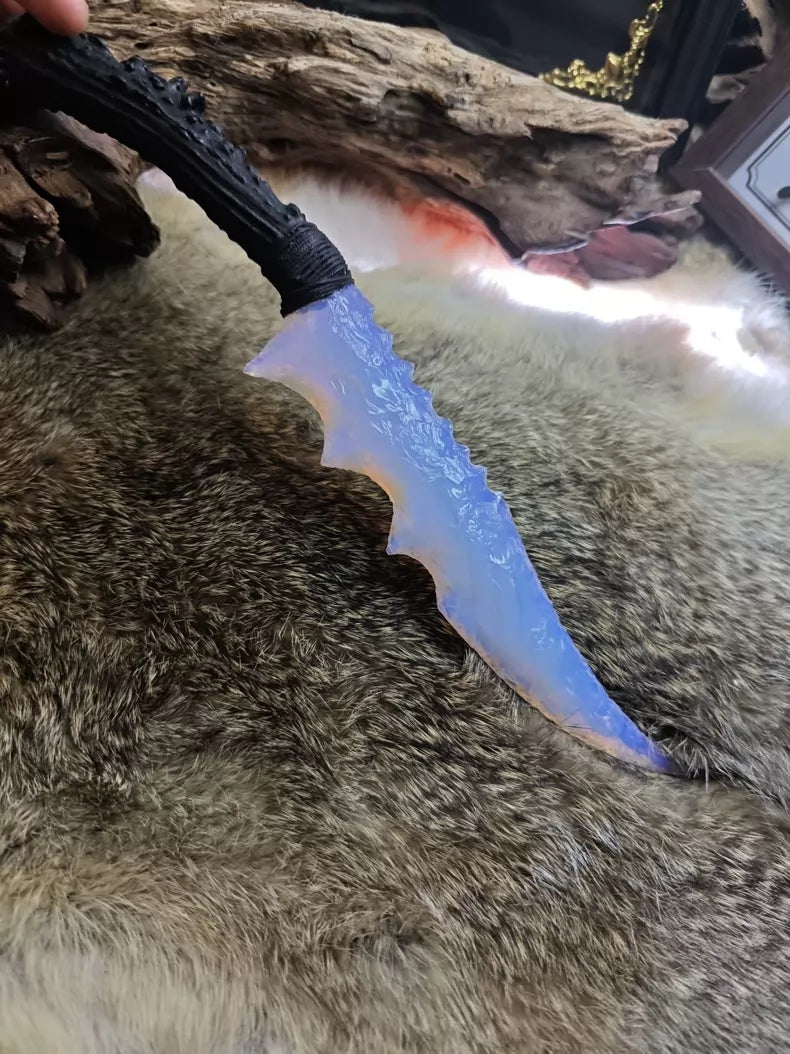 Knapped stone tools: opal and crystal knives; flame-style stone blades; obsidian knives.