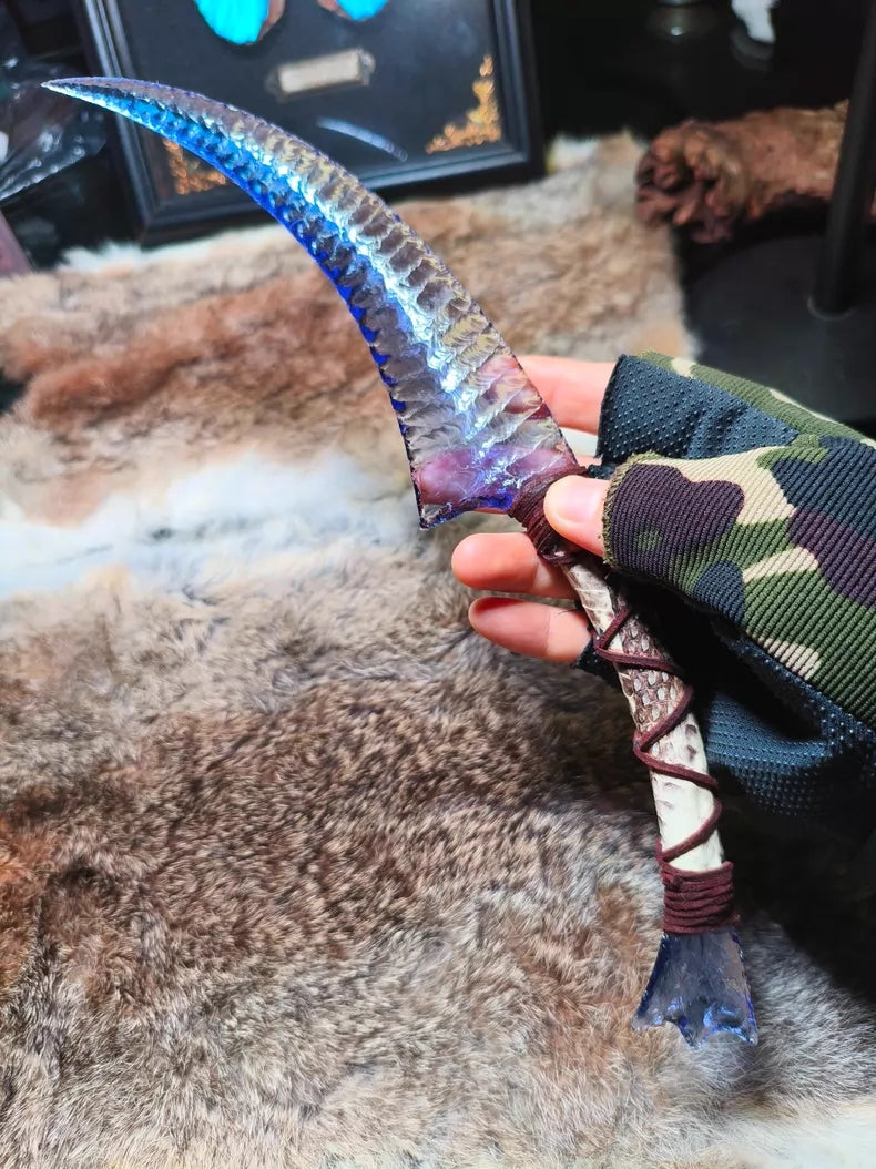 Avatar Na'vi Hunting Knife – Light Blue Glass-Stone with Pressure-Flaked Finish / Dragon-Glass Hunting Knife