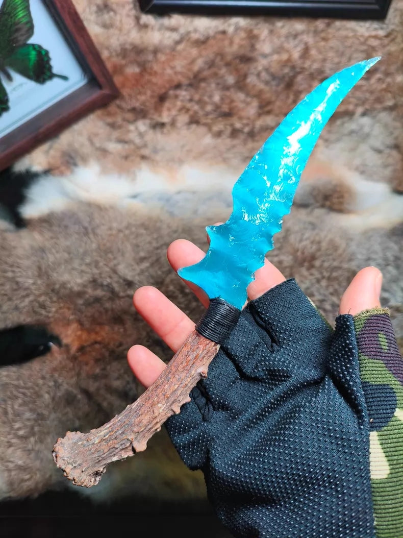 Hand-knapped stone knife, blue cat's-eye stone knife, crystal knife, Valentine's Day gift, flame-patterned stone knife, stone blade.
