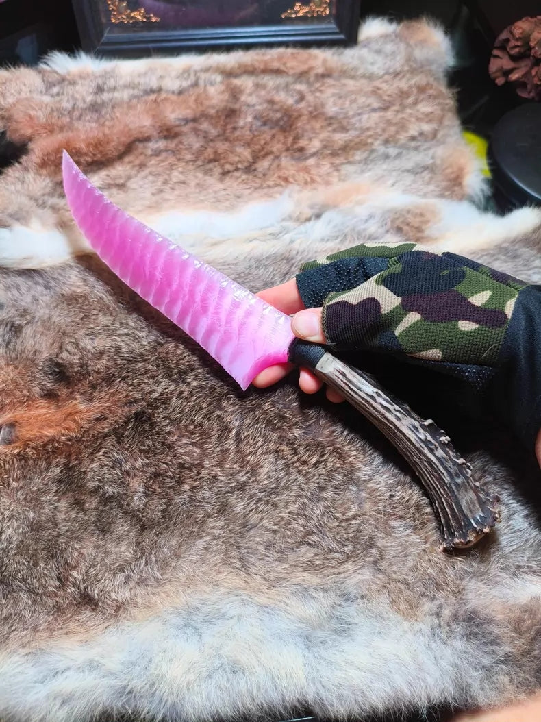 Knapped stone tool: ancient hunting knife made of opal