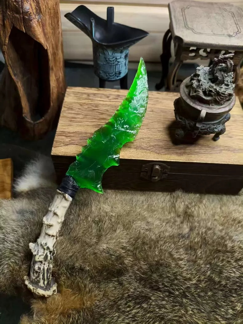 Knapped stone tools, stone knife, green cat's-eye stone, emerald, cat's-eye gem, "Flame Blade," stone blade, obsidian knife, obsidian "Dragon Crystal," hunting knife—"Venomous Dragon"