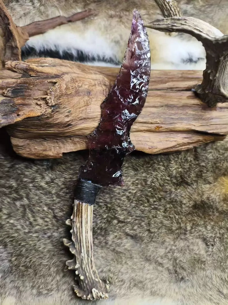 Knapped stone knives: red crystal knife, flame-shaped stone blade, obsidian knife, obsidian "dragon-glass" blade.