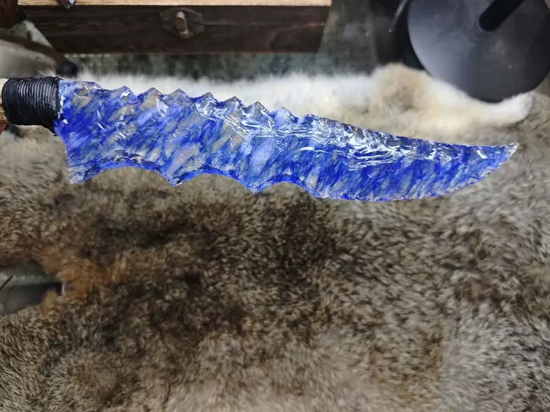 Knapped stone tool, stone knife, blue-and-white porcelain, deep-blue sapphire, "Flame Blade," stone-bladed knife, obsidian knife, obsidian "dragon-glass" blade, "Surging Waves"