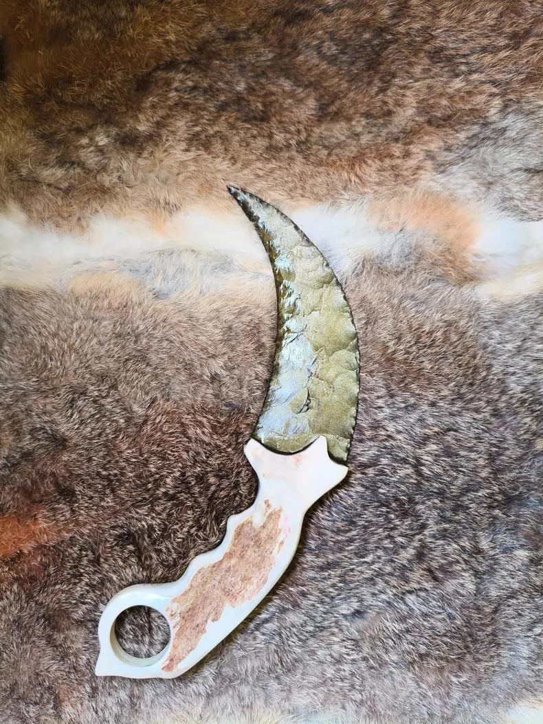 Forged stone tools, stone blades, obsidian claw knives, handmade obsidian claw knives