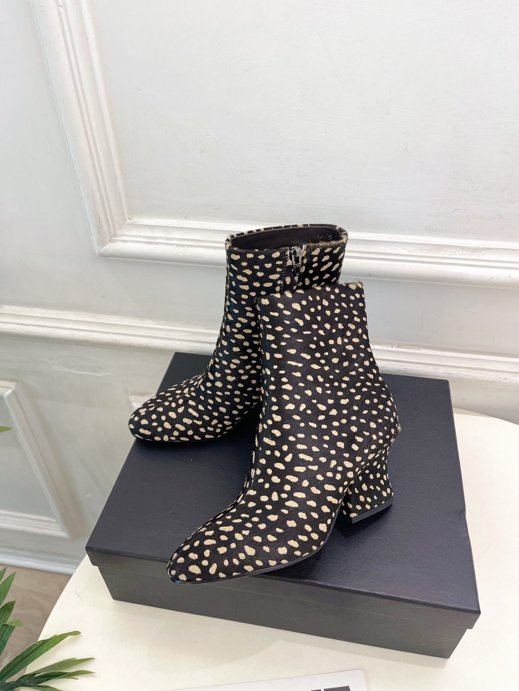 Jil Sander Minimalist Retro Round-Toe Block-Heel Ankle Boots