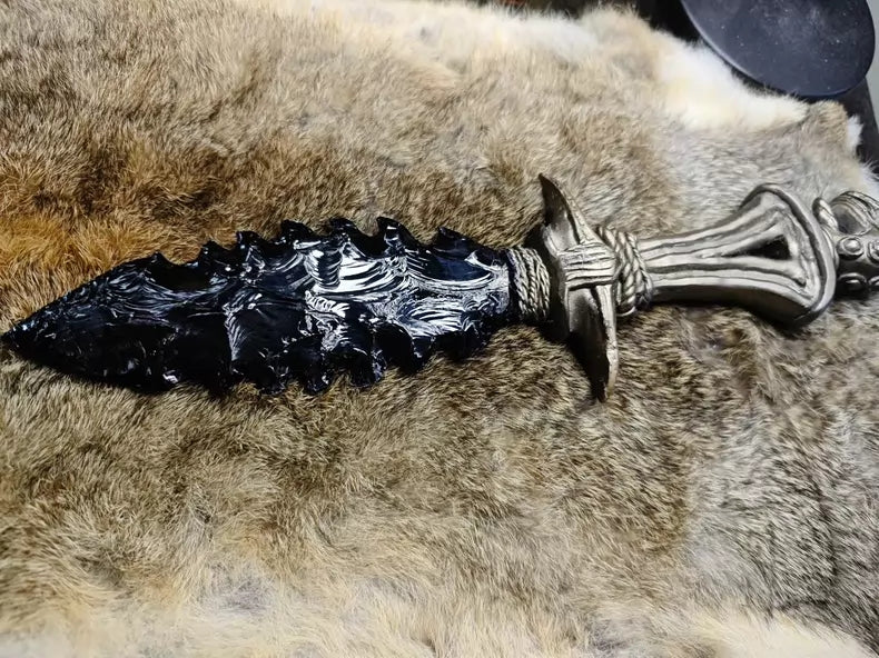 Knapped stone tools: stone knives, obsidian knives, obsidian "dragon-glass" blades — *Trapped Beast*