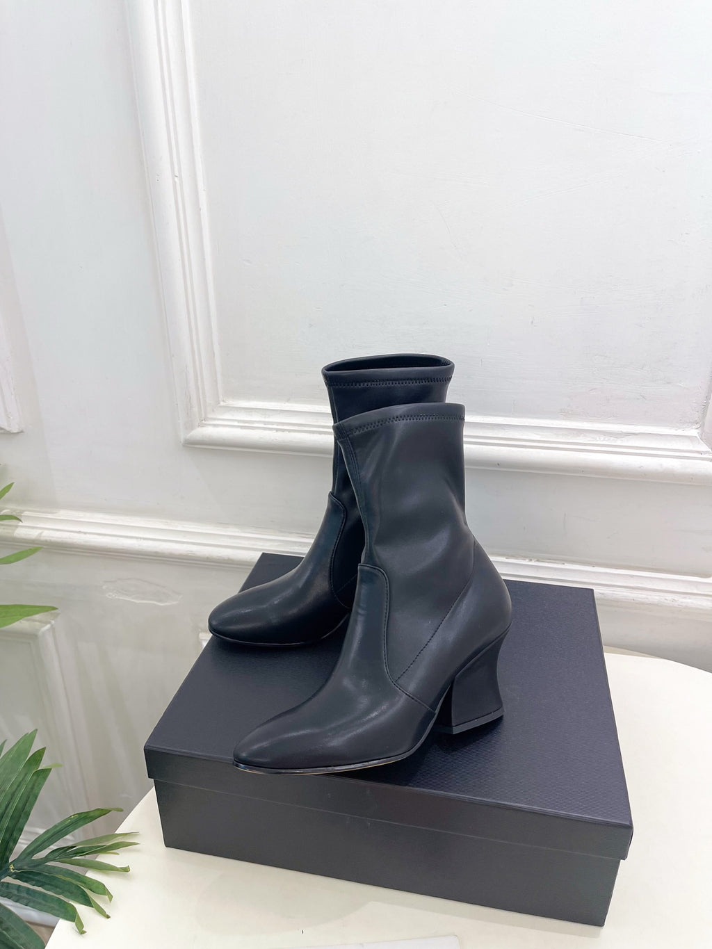 Jil Sander Minimalist Retro Stretch Ankle Boots with Block Heels Black